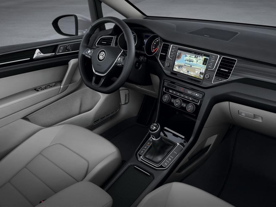  Volkswagen Golf Sportsvan Concept 2013 года  (фото 13 из 14)